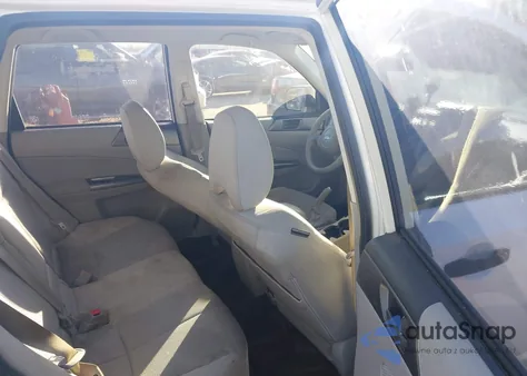 2011 Subaru Forester 2.5X z USA, uszkodzony, nr VIN JF2SHAAC2BH706165